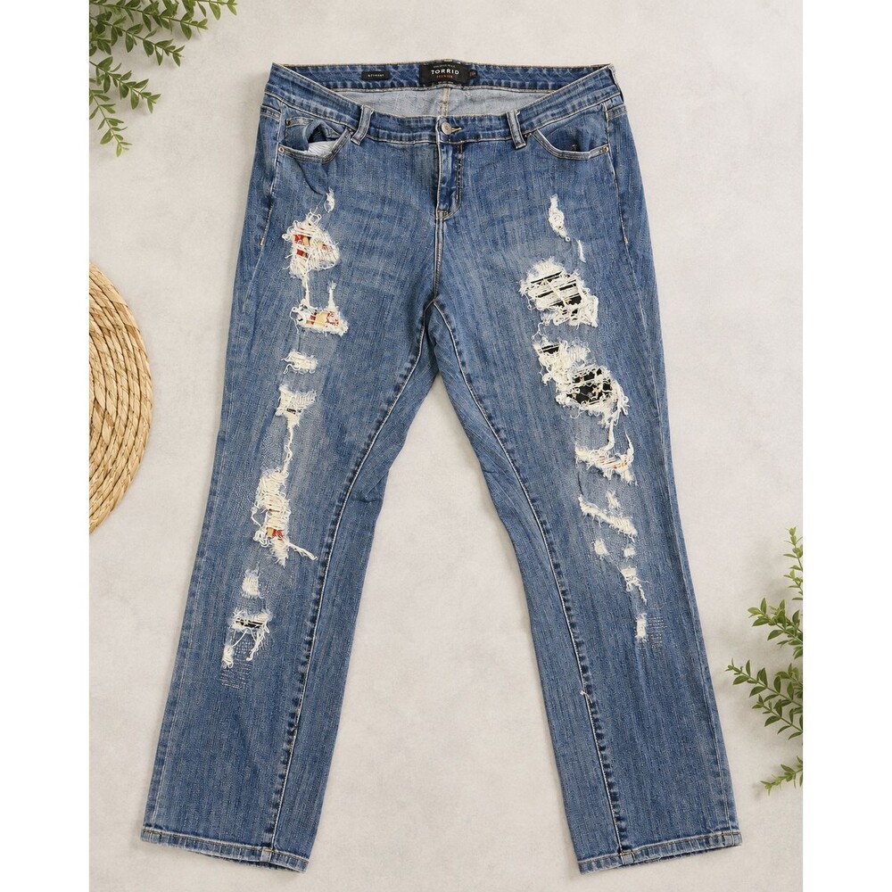 Torrid Premium Boyfriend Jeans Womens 18R Distressed Patchwork Medium Wash